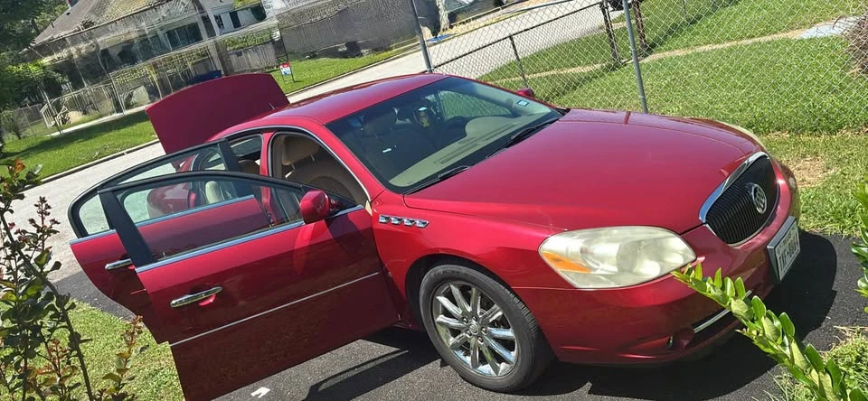 2006 Buick Lucerne - Image 2 of 11