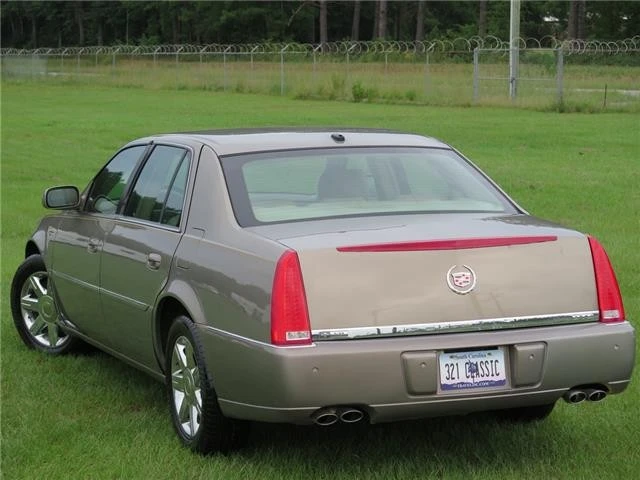 2006 Cadillac DTS - Image 2 of 4