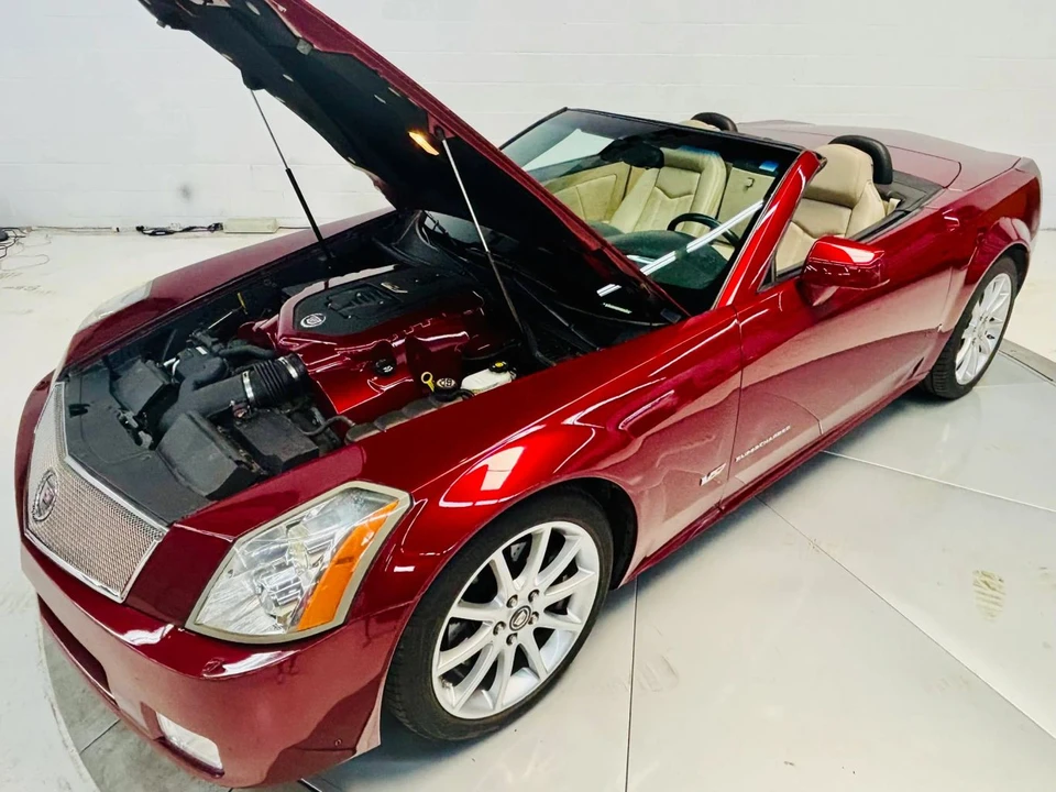 2006 Cadillac XLR - Image 29 of 31