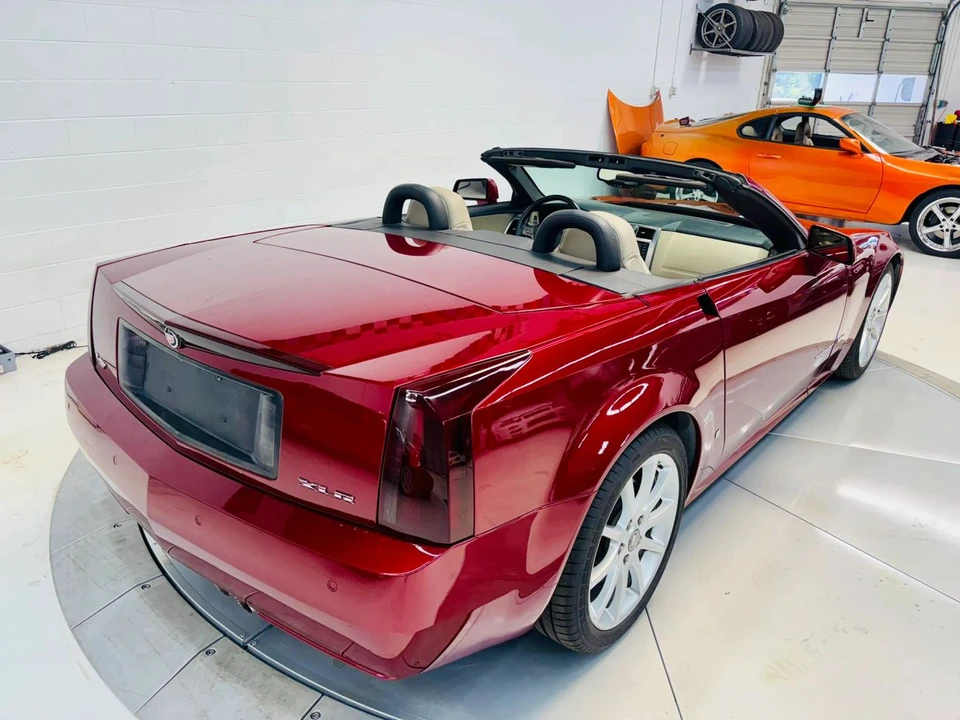 2006 Cadillac XLR - Image 25 of 31