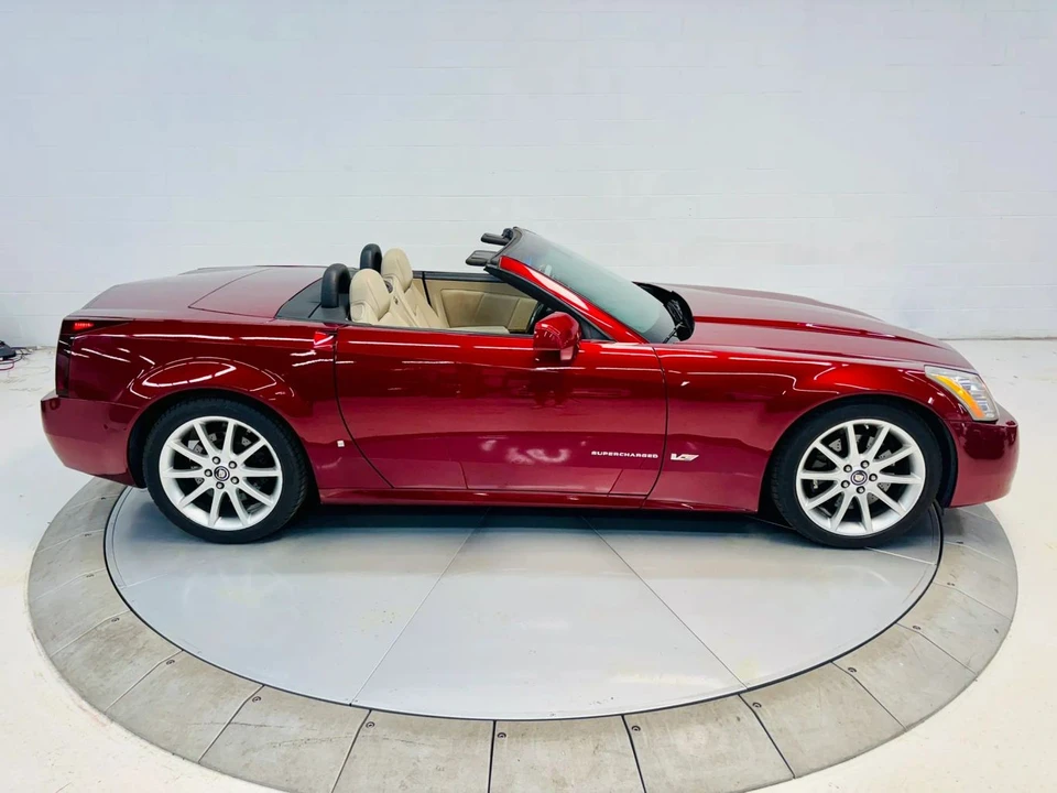 2006 Cadillac XLR - Image 23 of 31