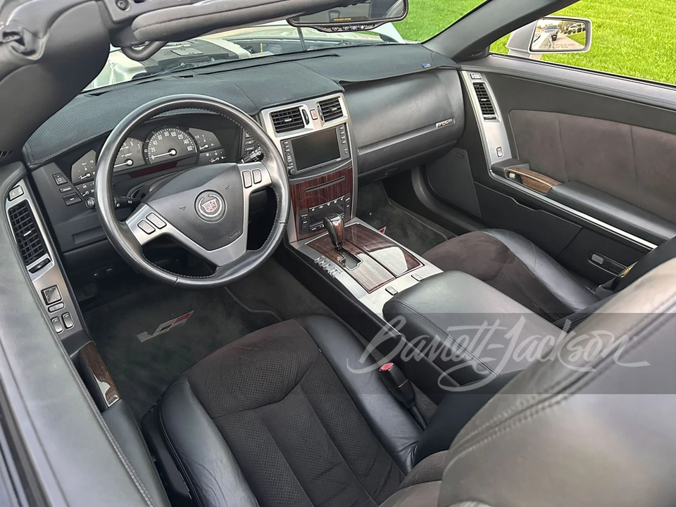 2006 Cadillac XLR-V - Image 4 of 26