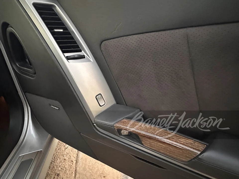2006 Cadillac XLR-V - Image 12 of 26