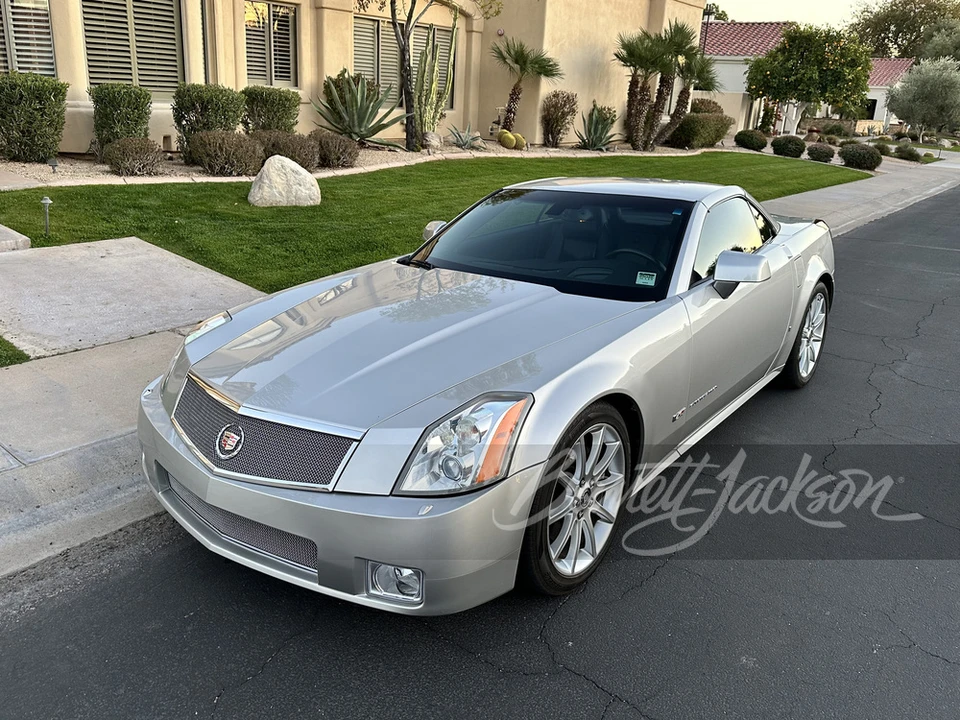 2006 Cadillac XLR-V - Image 13 of 26
