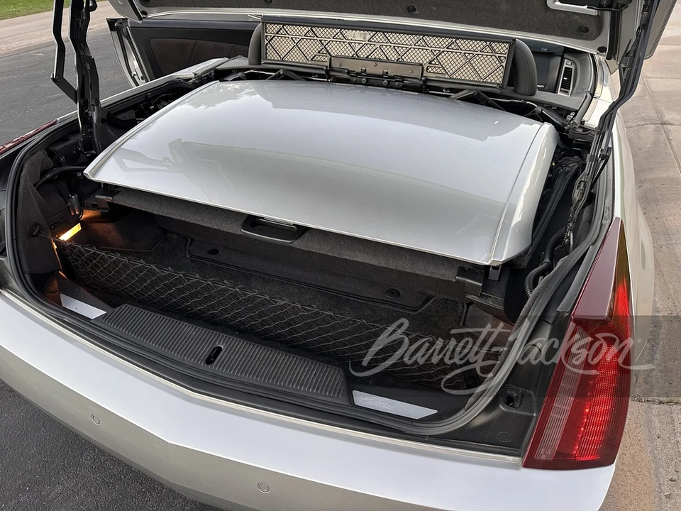 2006 Cadillac XLR-V - Image 14 of 26