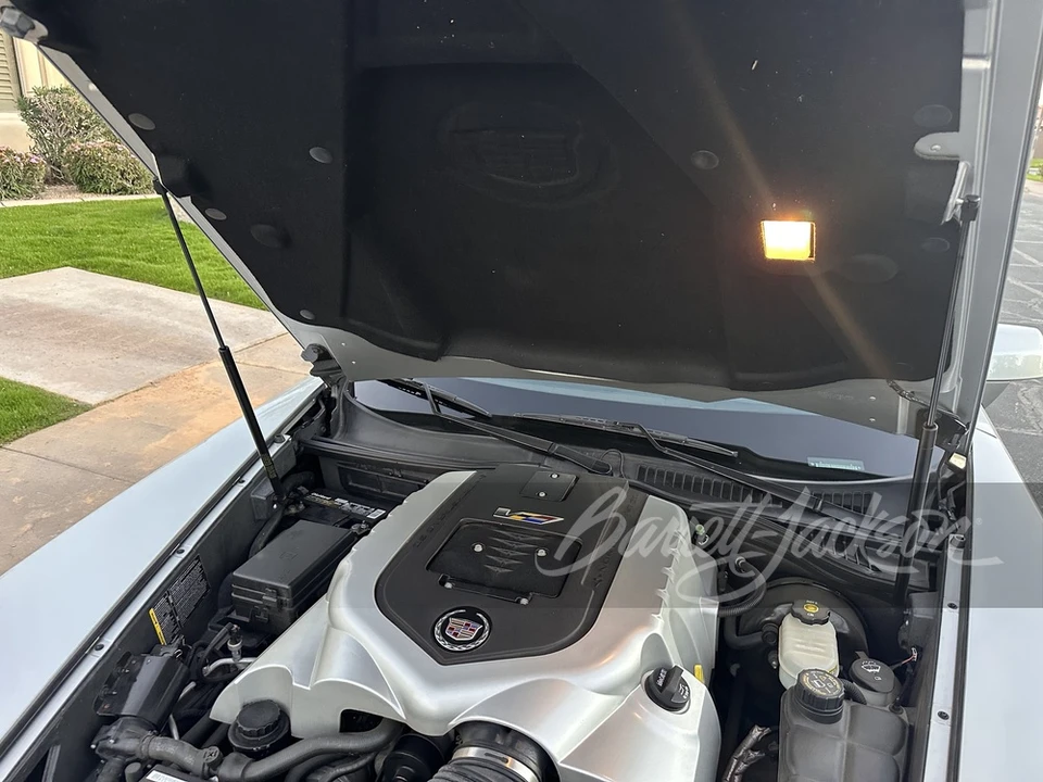 2006 Cadillac XLR-V - Image 15 of 26