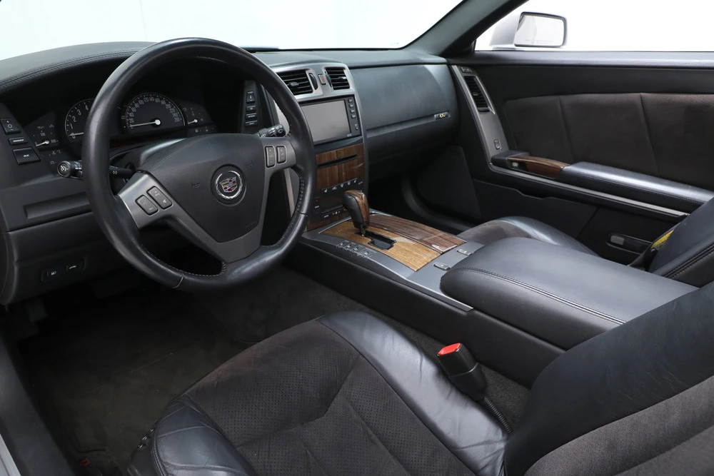 2006 Cadillac XLR-V - Image 4 of 11
