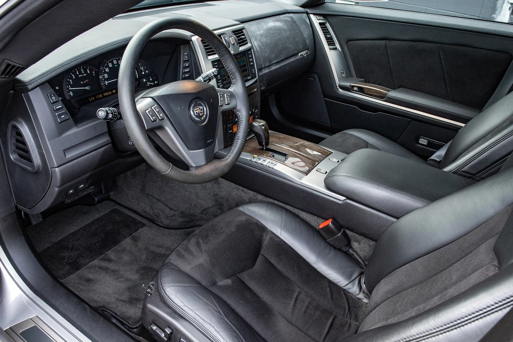 2006 Cadillac XLR-V - Image 4 of 5