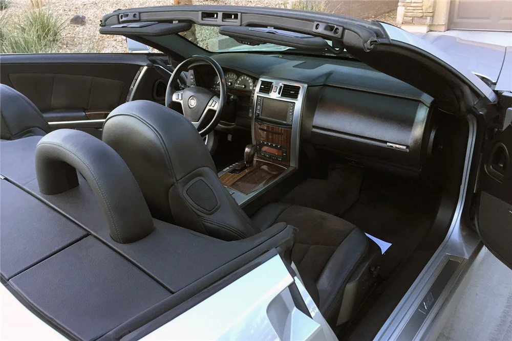2006 Cadillac XLR-V - Image 3 of 4