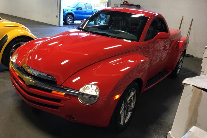 2006 Chevrolet SSR - Image 2 of 3
