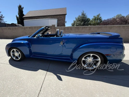 2006 Chevrolet SSR - Image 2 of 9