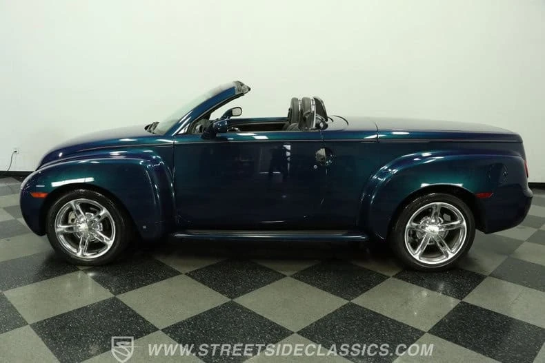 2006 Chevrolet SSR - Image 2 of 31
