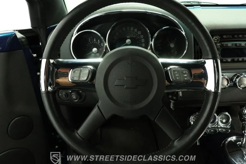 2006 Chevrolet SSR - Image 26 of 31
