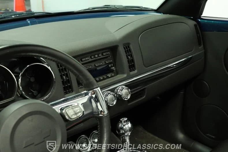 2006 Chevrolet SSR - Image 31 of 31