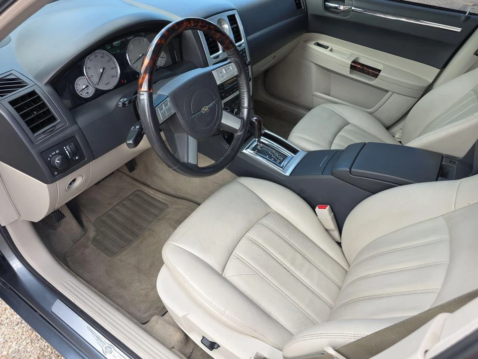 2006 Chrysler 300 (2005-2023) - Image 4 of 21