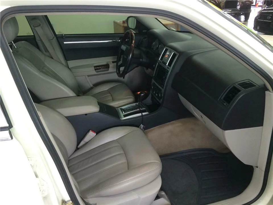 2006 Chrysler 300 (2005-2023) - Image 4 of 4