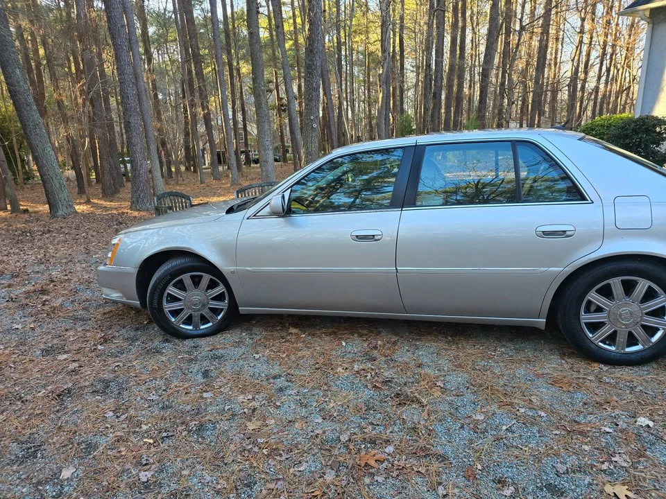 2006 Cadillac DTS - Image 9 of 18