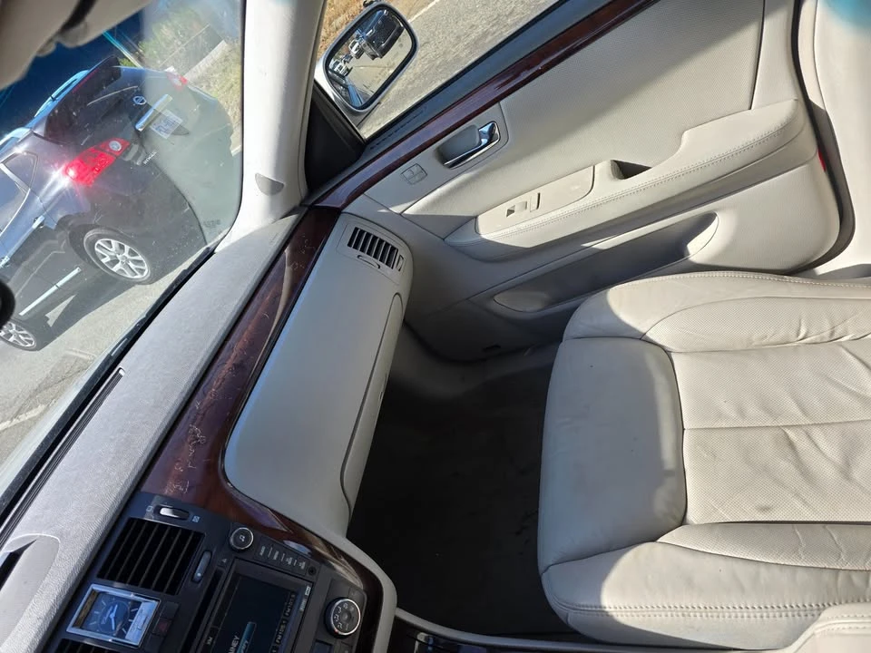 2006 Cadillac DTS - Image 13 of 18