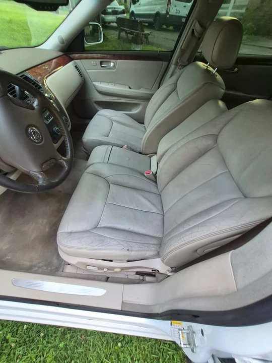 2006 Cadillac DTS - Image 9 of 9