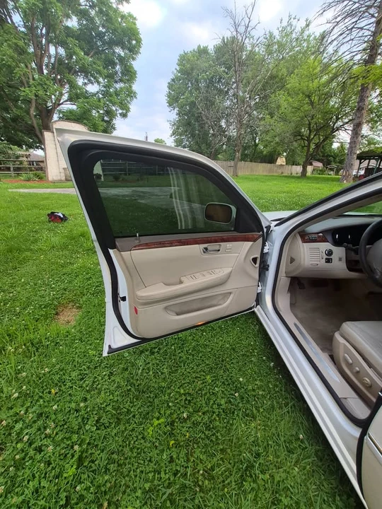 2006 Cadillac DTS - Image 7 of 9