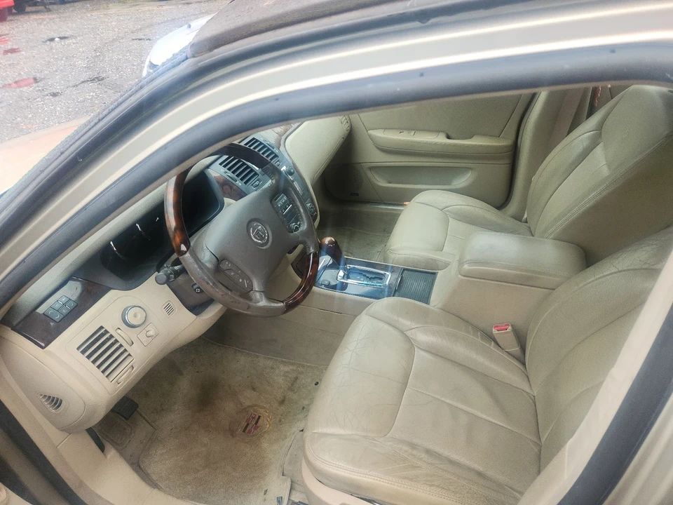 2006 Cadillac DTS - Image 15 of 19