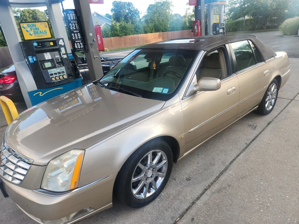 2006 Cadillac DTS - Image 9 of 19