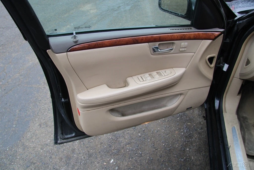 2006 Cadillac DTS - Image 11 of 21