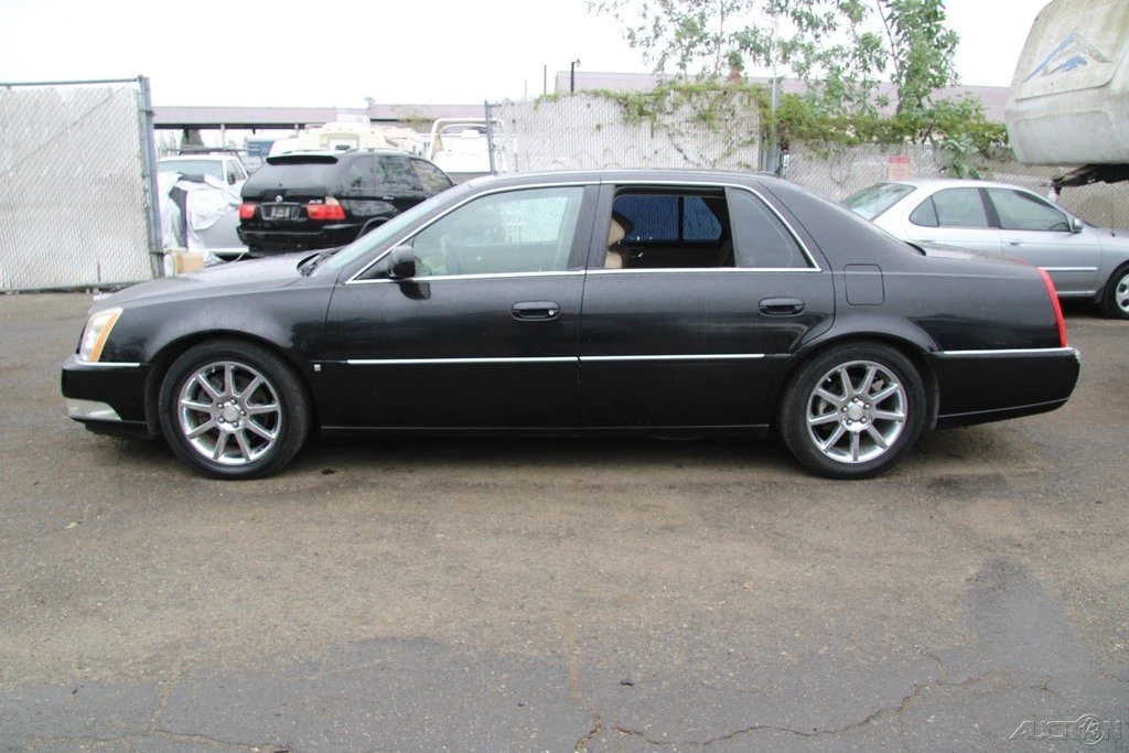 2006 Cadillac DTS - Image 2 of 21
