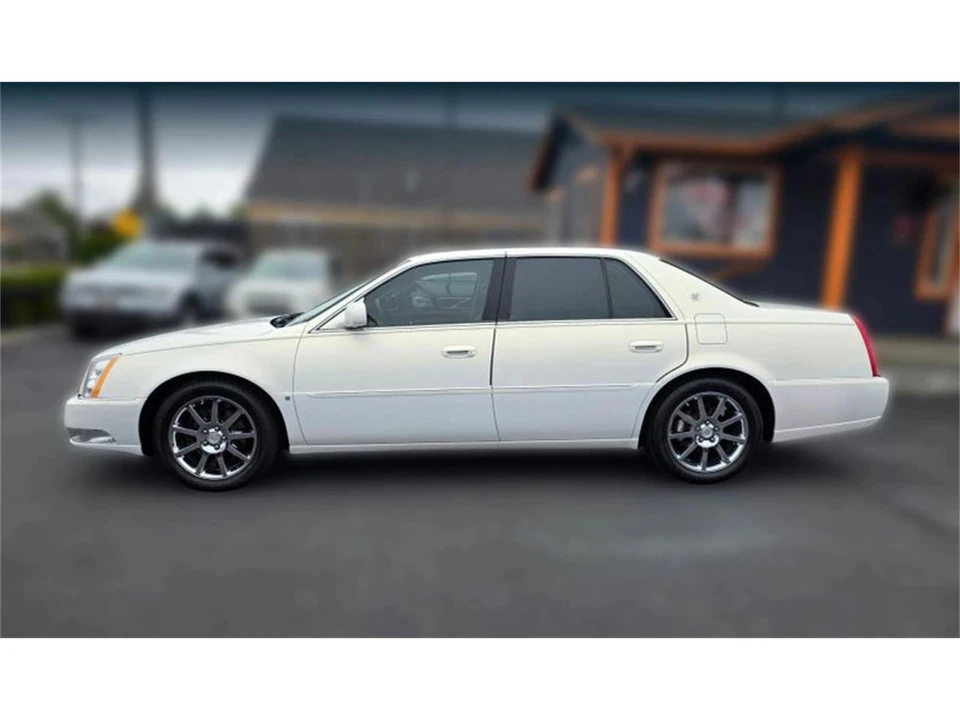 2006 Cadillac DTS - Image 2 of 22