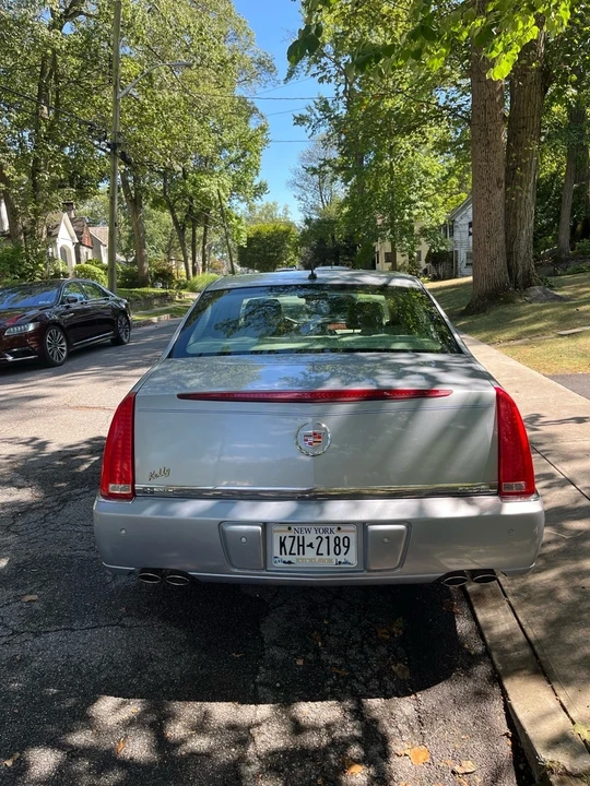 2006 Cadillac DTS - Image 11 of 21