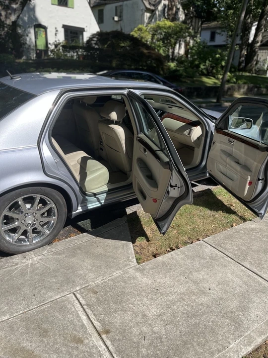 2006 Cadillac DTS - Image 4 of 21