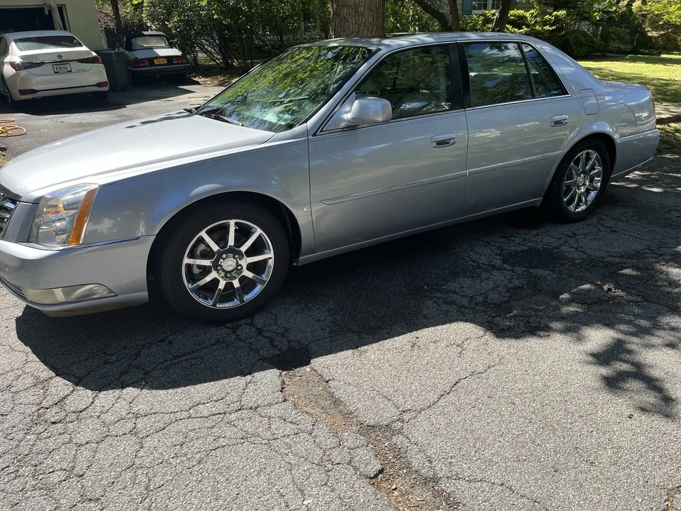 2006 Cadillac DTS - Image 8 of 21