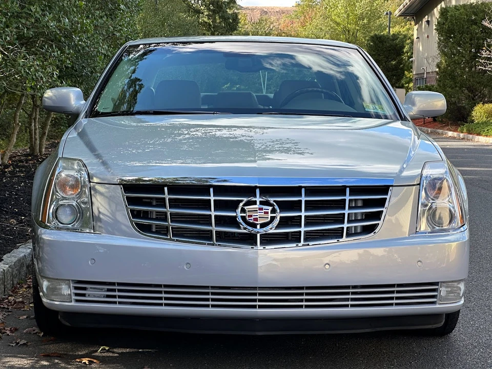 2006 Cadillac DTS - Image 3 of 31