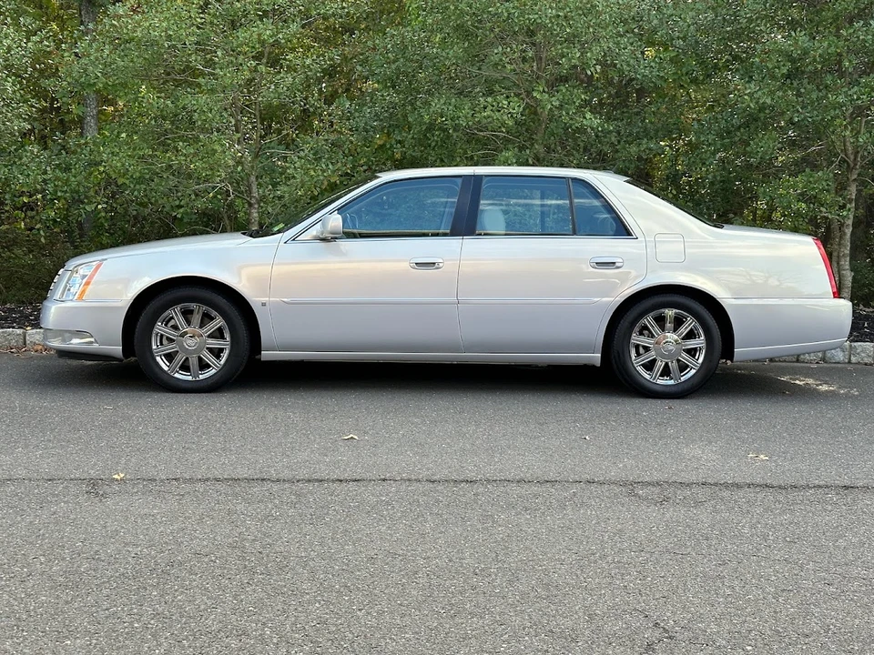 2006 Cadillac DTS - Image 14 of 31