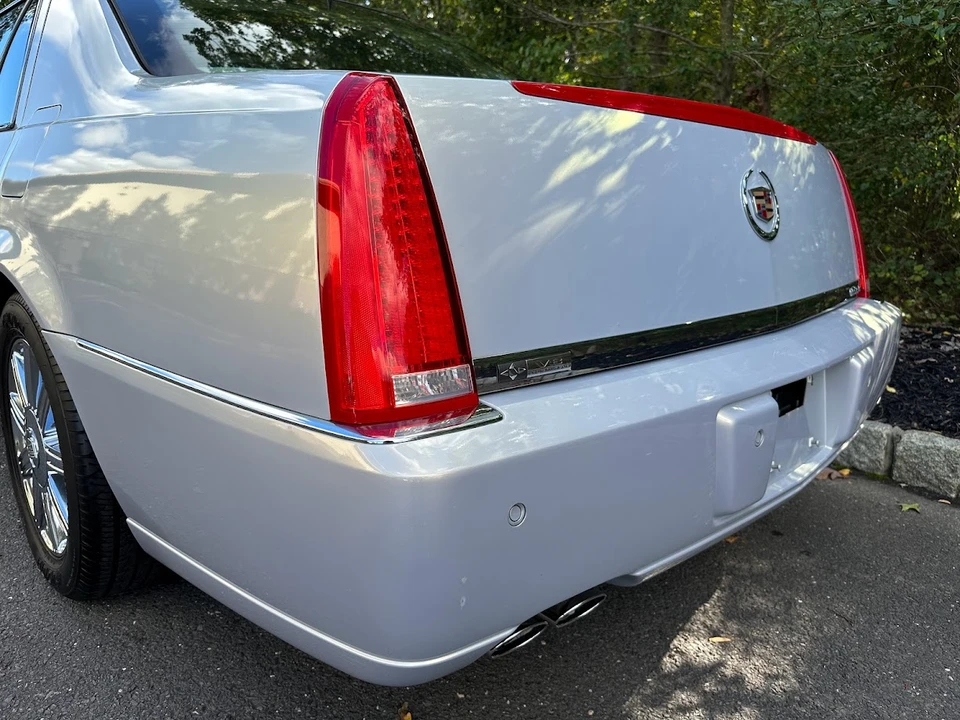 2006 Cadillac DTS - Image 27 of 31