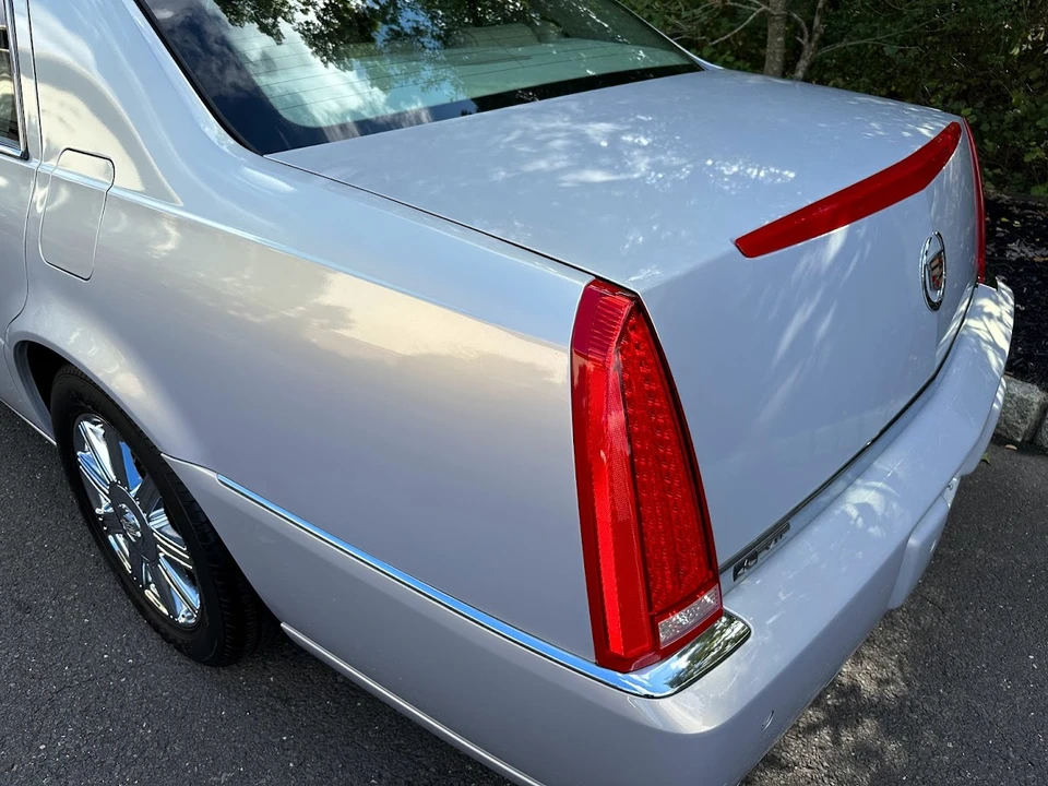 2006 Cadillac DTS - Image 28 of 31