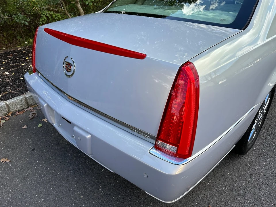 2006 Cadillac DTS - Image 25 of 31