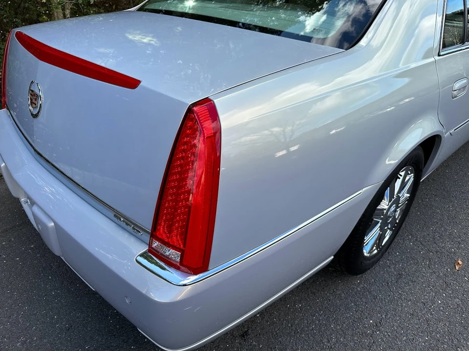 2006 Cadillac DTS - Image 24 of 31