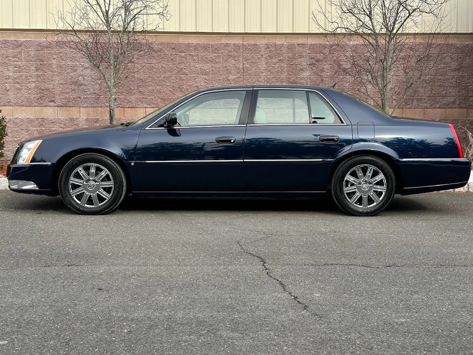 2006 Cadillac DTS - Image 9 of 31