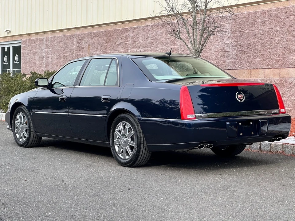 2006 Cadillac DTS - Image 10 of 31