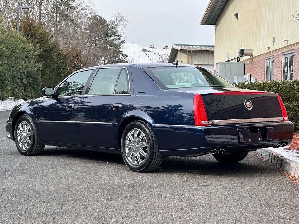 2006 Cadillac DTS - Image 11 of 31