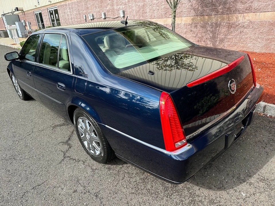 2006 Cadillac DTS - Image 15 of 31