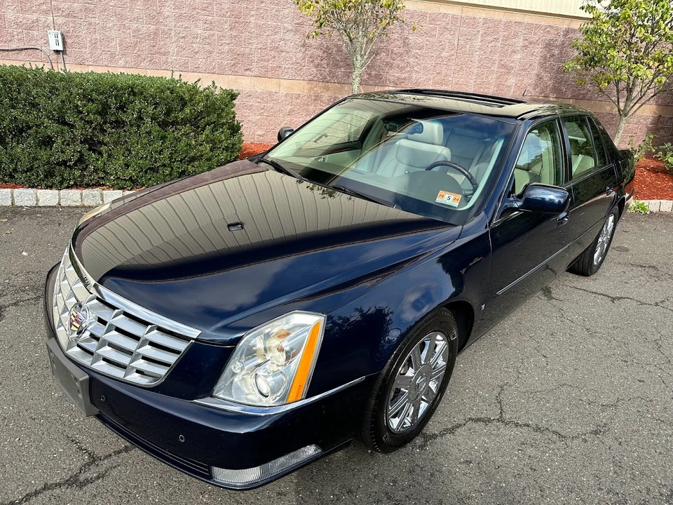 2006 Cadillac DTS - Image 2 of 31