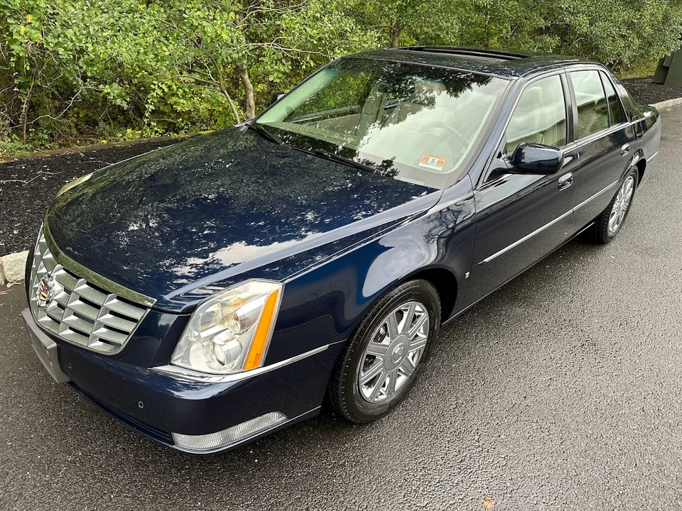 2006 Cadillac DTS - Image 3 of 31