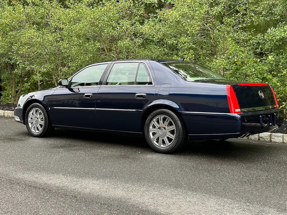 2006 Cadillac DTS - Image 11 of 31