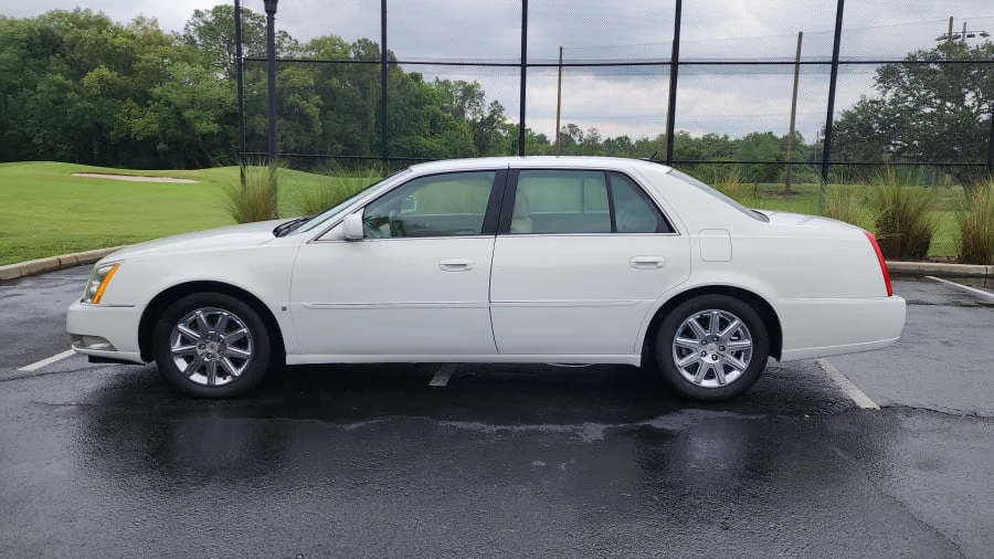 2006 Cadillac DTS - Image 2 of 12