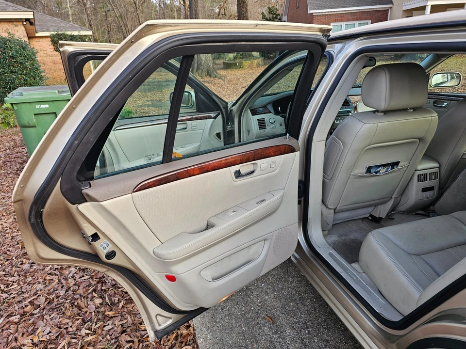 2006 Cadillac DTS - Image 7 of 12