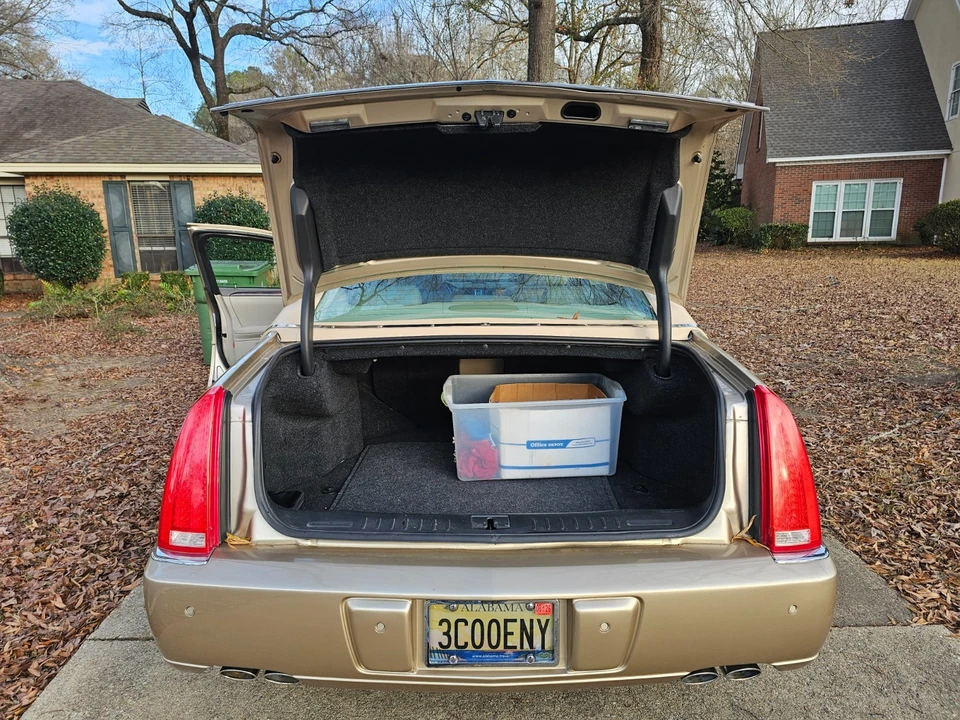 2006 Cadillac DTS - Image 10 of 12