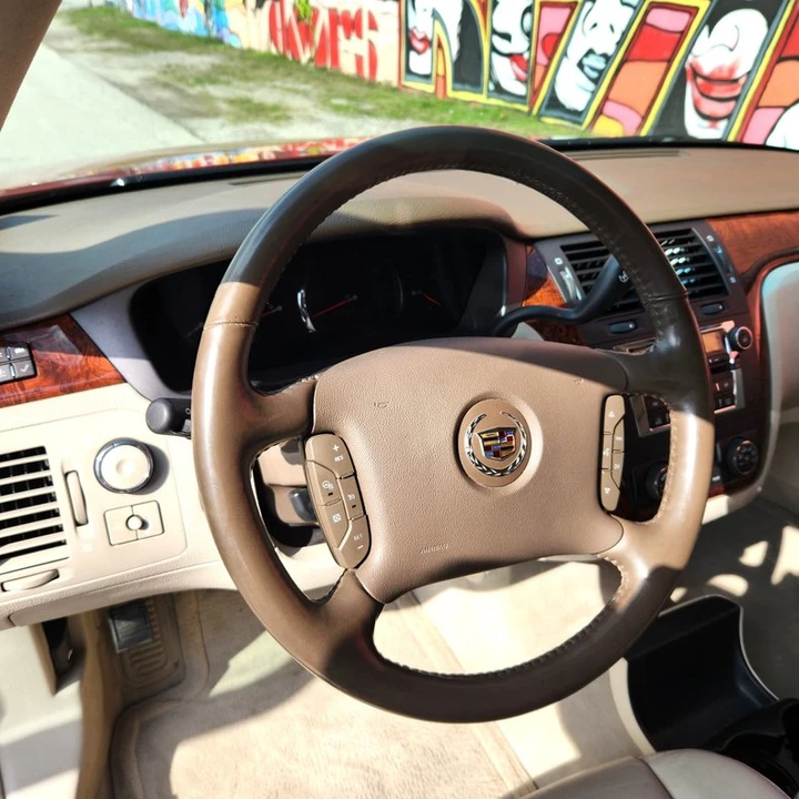 2006 Cadillac DTS - Image 16 of 26