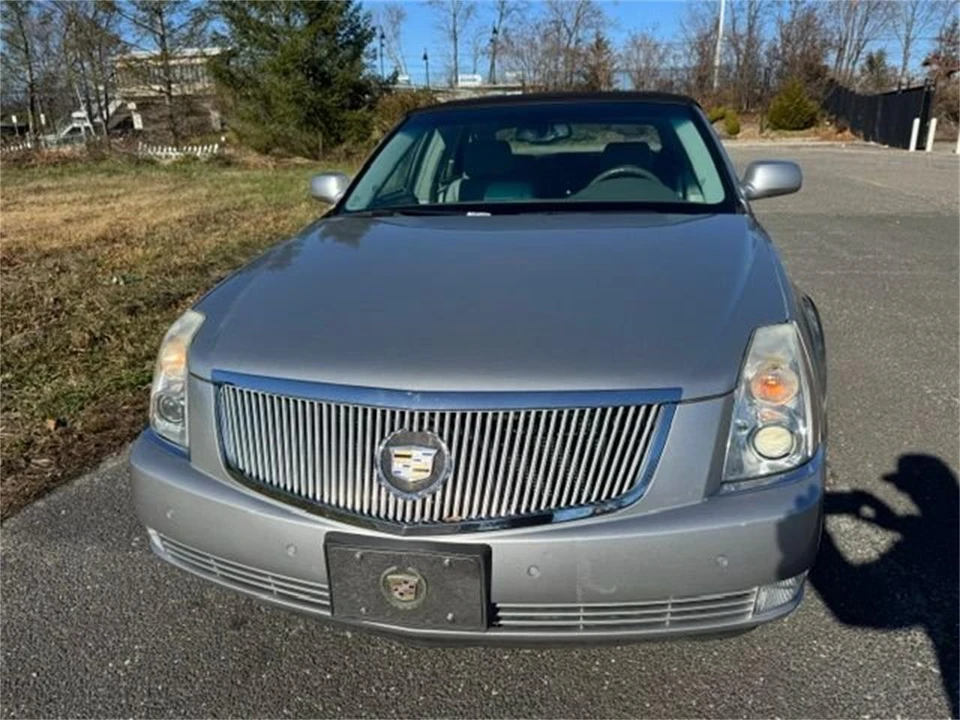 2006 Cadillac DTS - Image 2 of 22